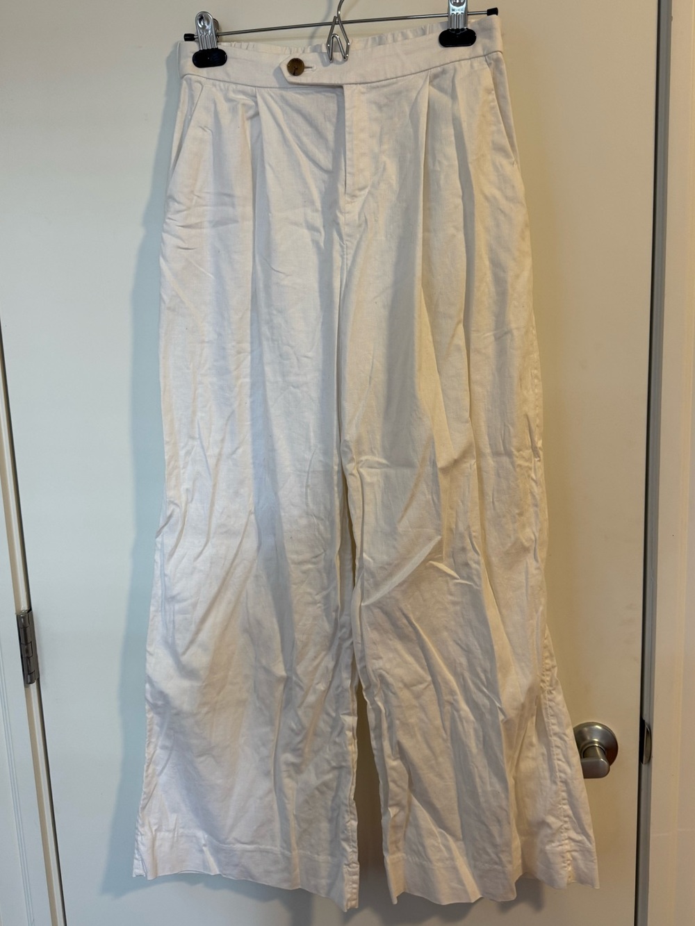Banana Republic Wide-Leg Pleated Pants — White linen